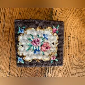 Vintage Petite Point Needlepoint Kisslock Billfold Wallet